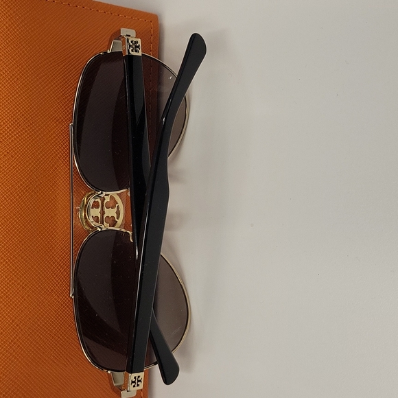 Tory Burch aviator sunglasses with gradient lenses. Make me an offer. - Picture 3 of 3
